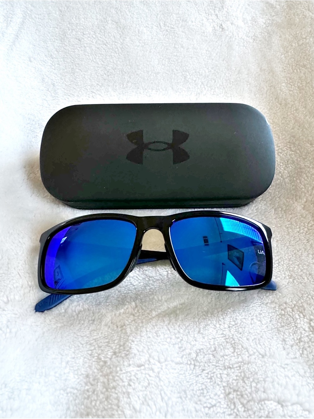 Under Armour Men’s UA Loudon  Sunglasses - Black Frame Blue Mirrored Lenses